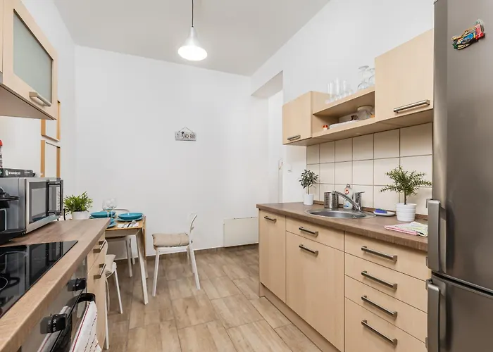 Apartment I Am At Center
